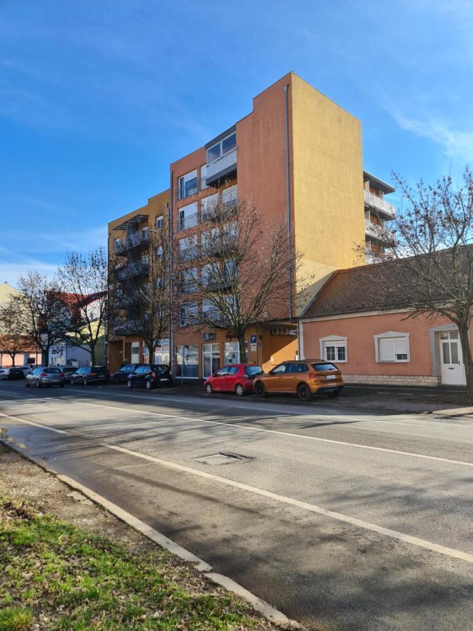 Apartman *Joy* Osijek Exteriér fotografie